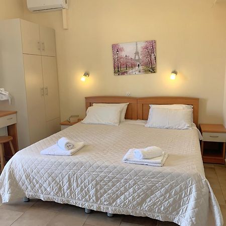 Dionysios Studios Skala  Buitenkant foto