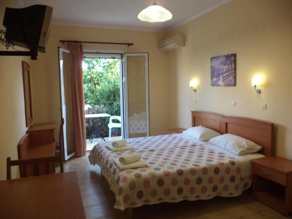 Dionysios Studios Skala  Buitenkant foto